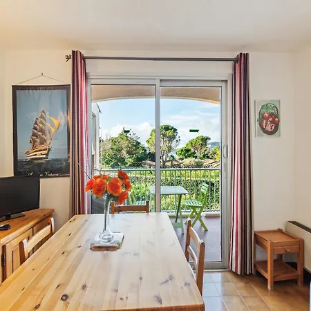 In Agay Near The Beach, Cleaning Included * Сен-Рафаэль